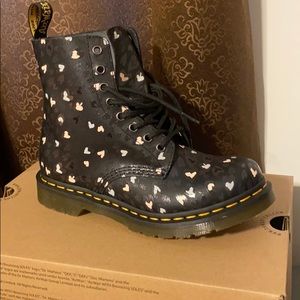 Dr. martens size 7m hearts